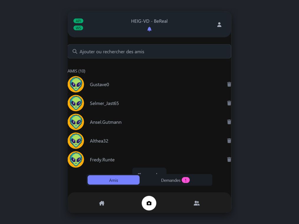 The friends screen: a search field and a list of friends with round avatars, plus a tab for pending friend requests.